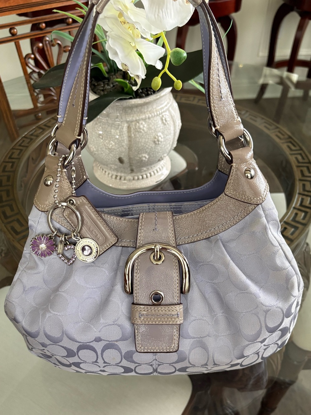 💜💜COACH Y2K LAVENDER SIGNATURE “C” SOHO JACQUARD & PATENT LEATHER LYNN BAG!💜💜
